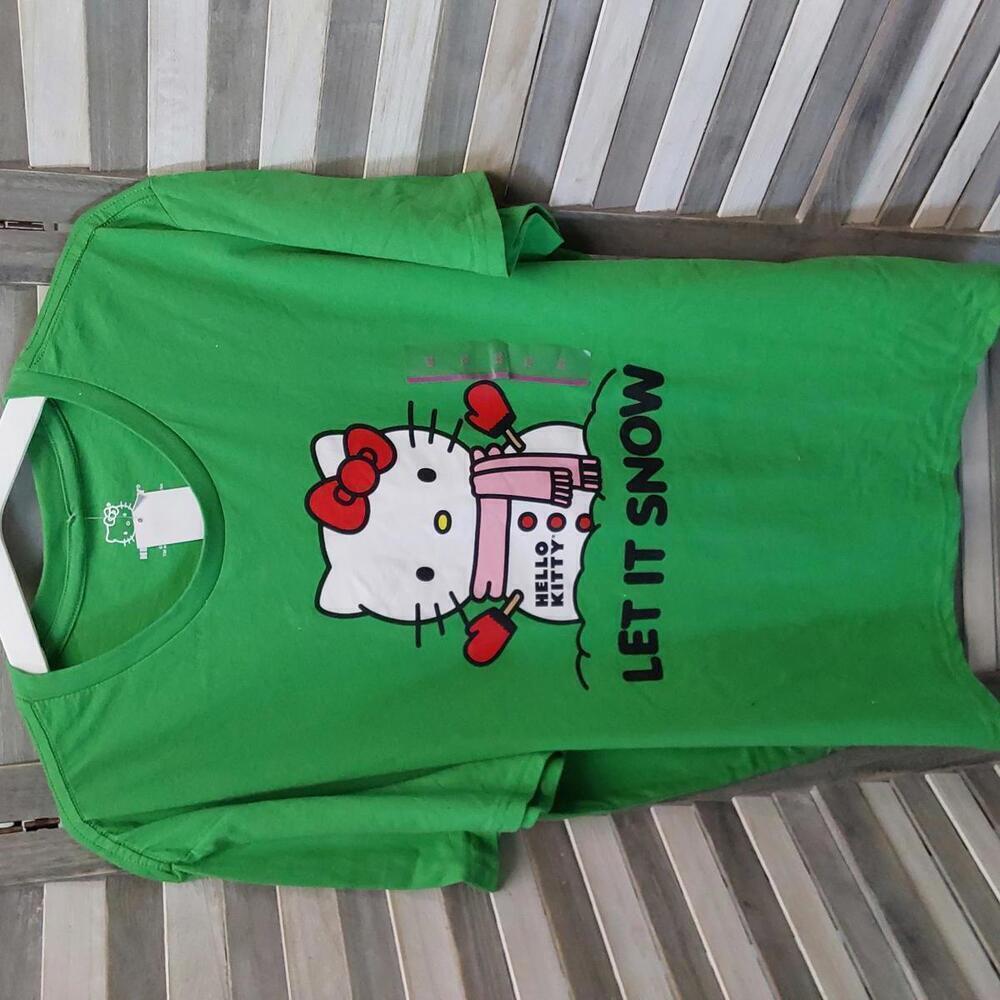 Women's Hello Kitty Let It Snow Short Sleeve Graphic T-Shirt | L